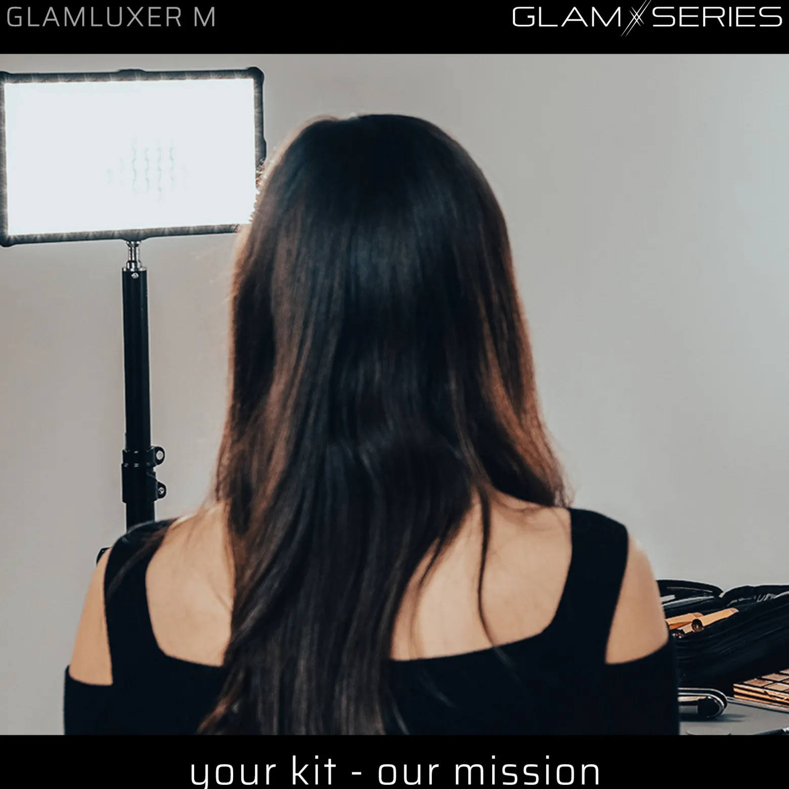 GlamSeries GlamLuxer M LED-Panel, stufenlos dimmbare Beleuchtung 3200-5600 K, LED-Leuchte mit Tischstativ, Diffusor, Kugelkopf, Make-Up Light 8 h Laufzeit