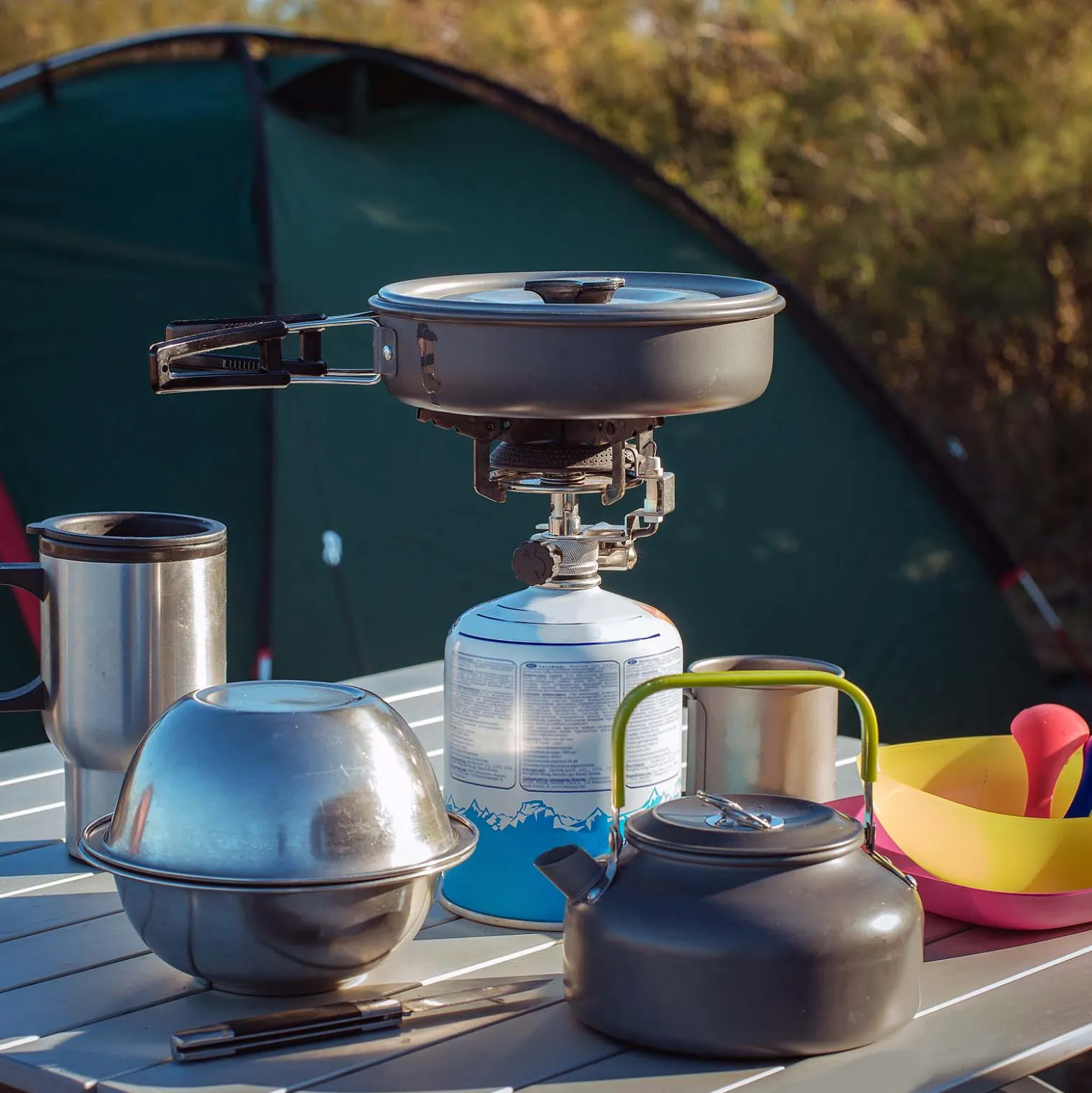 Toboli Camping Geschirr Set 12 tlg. Kochgeschirr für Outdoor Kochausrüstung mit Wasserkocher