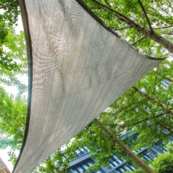 Toboli Sonnensegel Dreieck 4x4x4m Windfester Sonnenschutz UV 30+ für Garten, Terrasse und Balkon