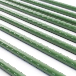 Toboli 40x Pflanzstäbe grün 120 cm Ø 11 mm Rankstäbe aus Metall und Kunststoff, Pflanzstangen für Tomaten und Kletterpflanzen