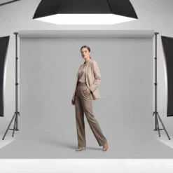 Walimex pro Hintergrundkarton 2,60 x 10 m light grey, robuster Fotohintergrund aus Karton, Fotoleinwand als Backdrop für Fotostudio, reflexfrei, strapazierfähig, ideal für Produktfotografie