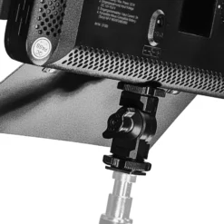 Walimex pro LED 500 Versalight Bi Color Flächenleuchte inkl. Lampenstativ, leistungsstarke Videoleuchte 32 W, Studioleuchte mit Fernbedienung, vollwertige Studio-Beleuchtung