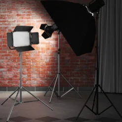 Walimex pro LED 500 Versalight Bi Color Flächenleuchte 2er Set inkl. 2x Lampenstativ & 4x Akku, leistungsstarke Videoleuchte 32 W, Studioleuchte mit Fernbedienung