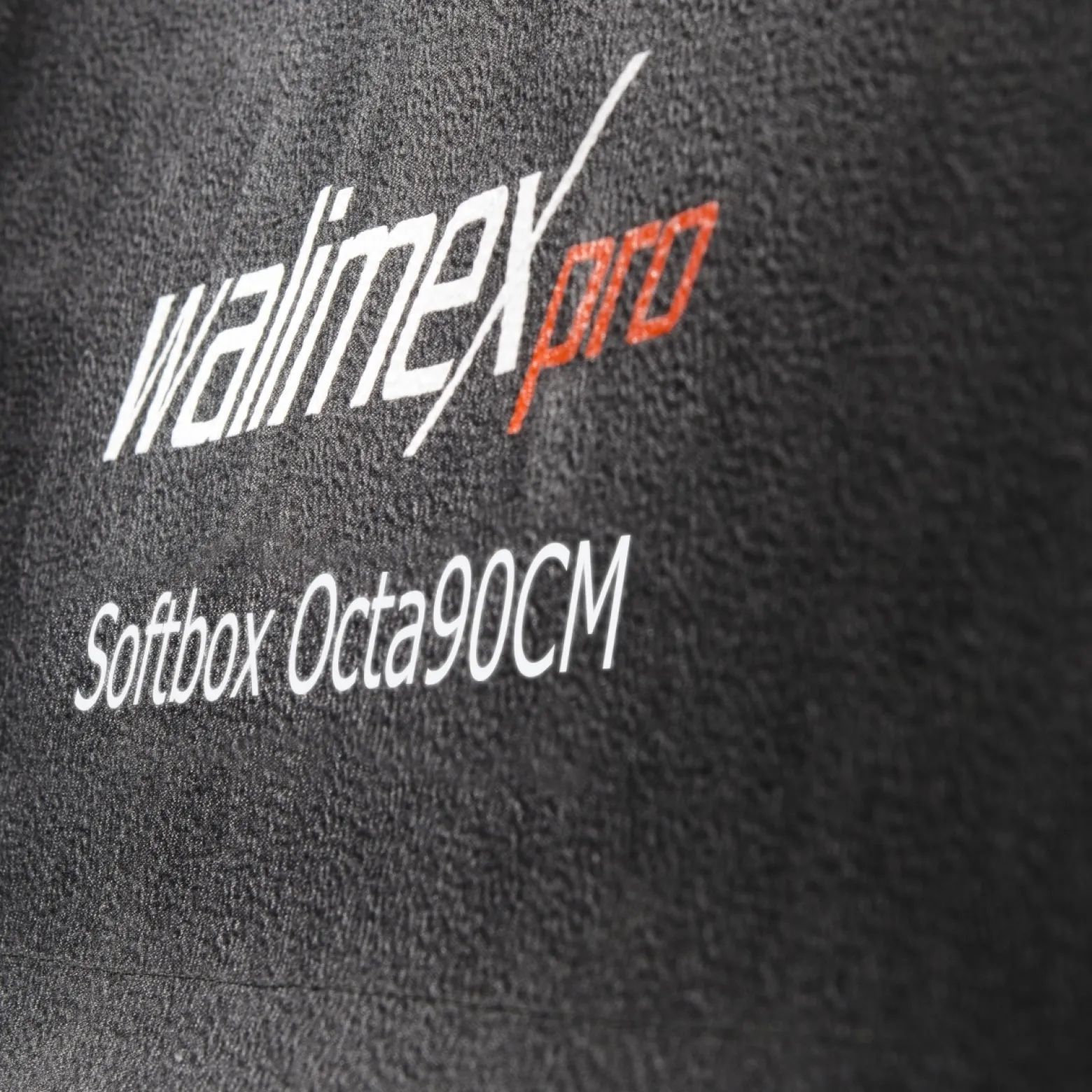 Walimex pro Octagon Softbox Plus Orange Line 90 cm - 600 x 900 x 900 mm - mit golden-silbernem Einsatz - schwarz-weiß - Lichtformer für Porträt- und Peoplefotografie