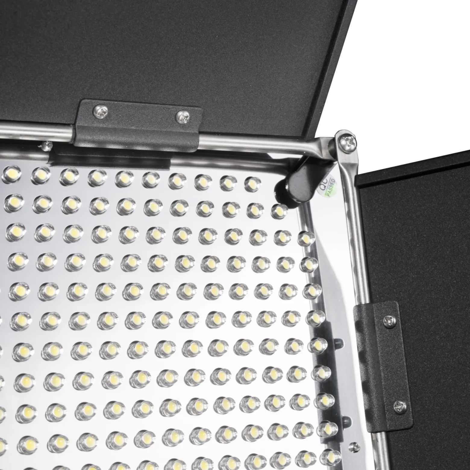 Walimex pro Pro 500 On Location Lightning Set (2x dimmbare LED-Flächenleuchte, 2x WT-806 Lampenstativen inkl. Transporttasche), 20375, 800 Lux leistung