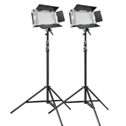 Walimex pro Pro 500 On Location Lightning Set (2x dimmbare LED-Flächenleuchte, 2x WT-806 Lampenstativen inkl. Transporttasche), 20375, 800 Lux leistung
