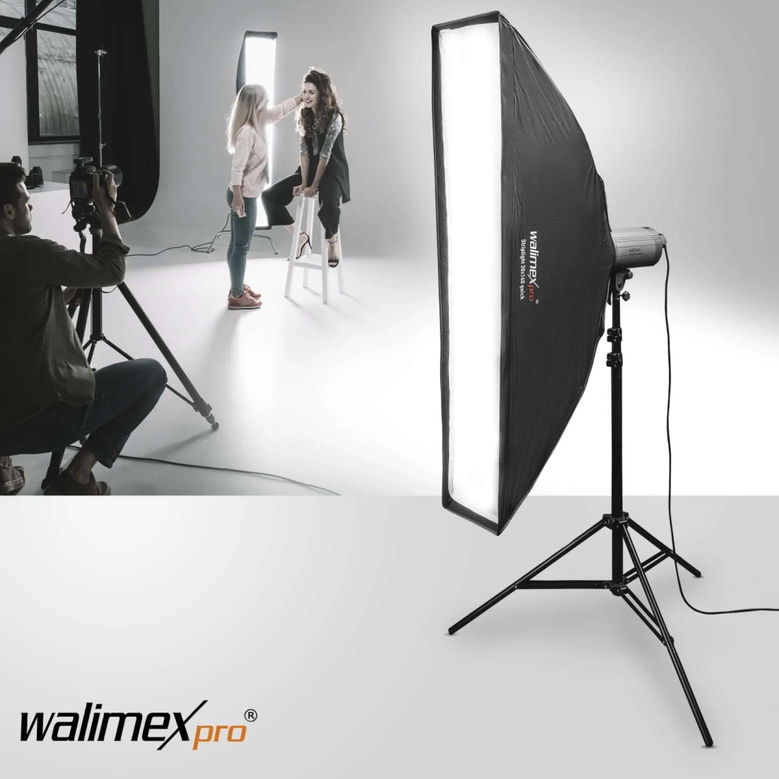 Walimex pro Studio Line Striplight Softbox – Streiflicht, 1400 x 300 x 600 mm - faltbar - mit Quick Assemble System, Grid, Innen- und Außendiffusor, Speedring - inkl. Adapters für Aurora/Bowens