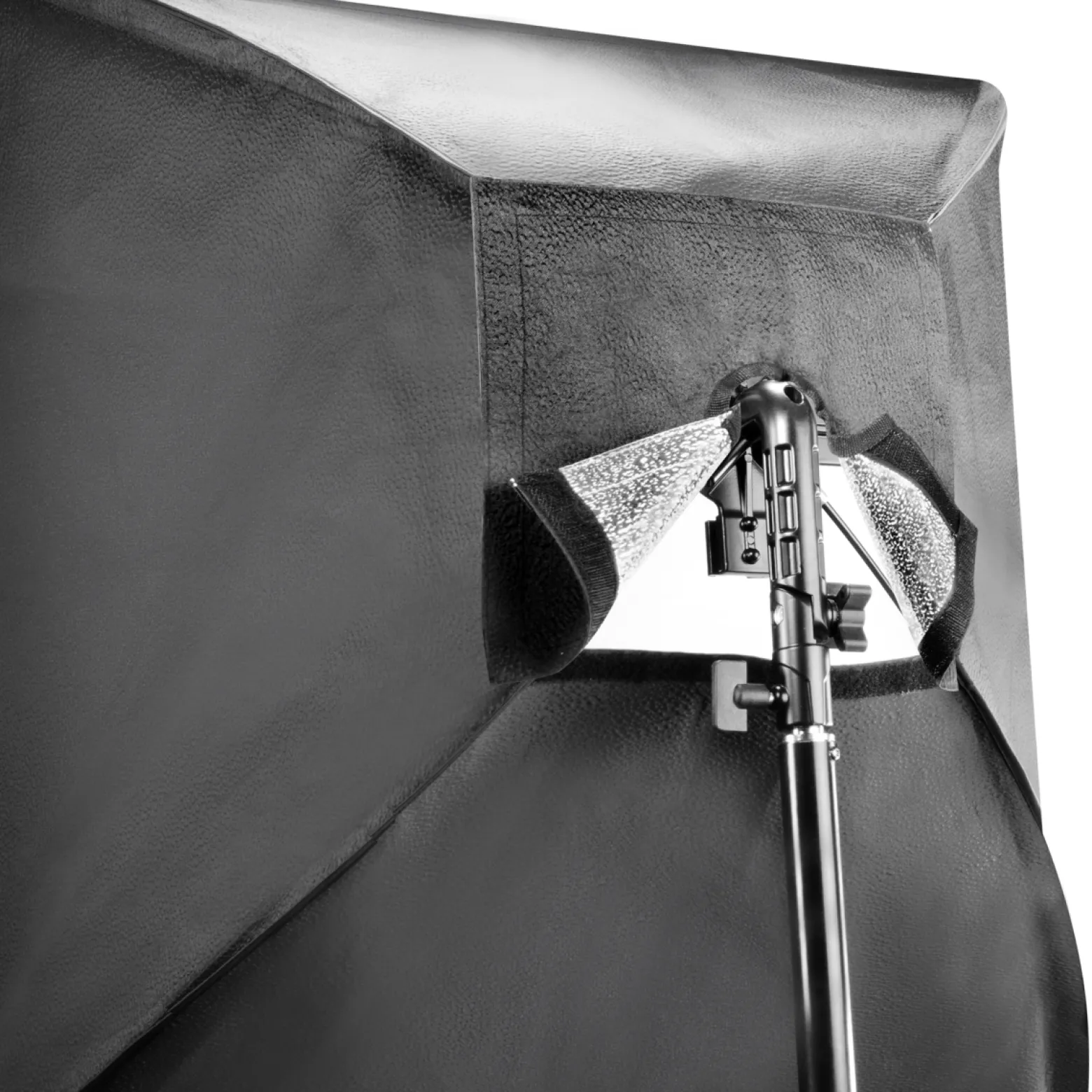Walimex Set für Blitzhalter - 230 x 220 x 80 mm - 4-fach Halter für Systemblitze - mit Softbox 60 x 60 cm, Diffusoren, Grid & Transporttasche - Kamera Foto Studio
