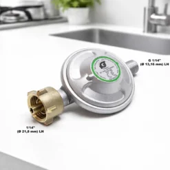 Wiltec Druckminderer auf 50 mbar mit 1,5 m Propanschlauch für Gaszylinder mit Eingang Ø 1/14