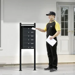 Wiltec 6er Briefkastenanlage schwarz 556 x 270 x 1500 mm, Standbriefkasten mit 6 Fächern, Schlüssel und Namensschild, Briefkasten Postkasten mit Ständer