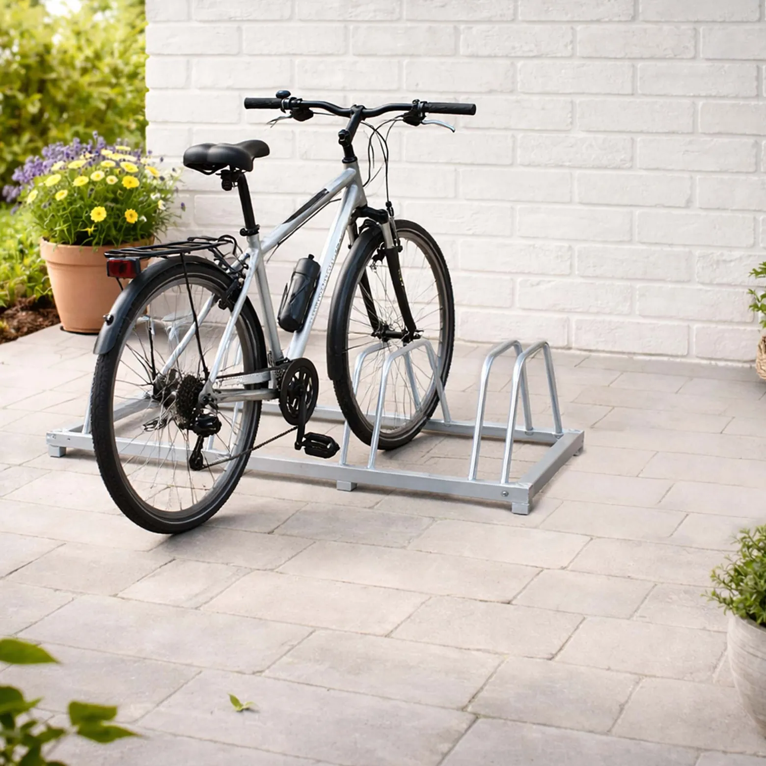 Wiltec Fahrradständer für 4 Fahrräder 124x39,5x19,5cm aus verzinktem Stahl und für Wandmontage geeignet Reihenparker Fahrradbügel