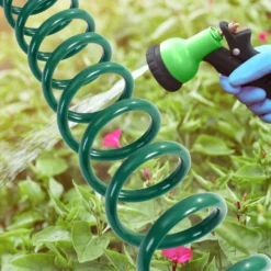 Wiltec Gartenschlauch 15m mit 7 Sprühfunktionen, Spiralschlauch, flexibel Bewässerungsschlauch für Haus und Garten