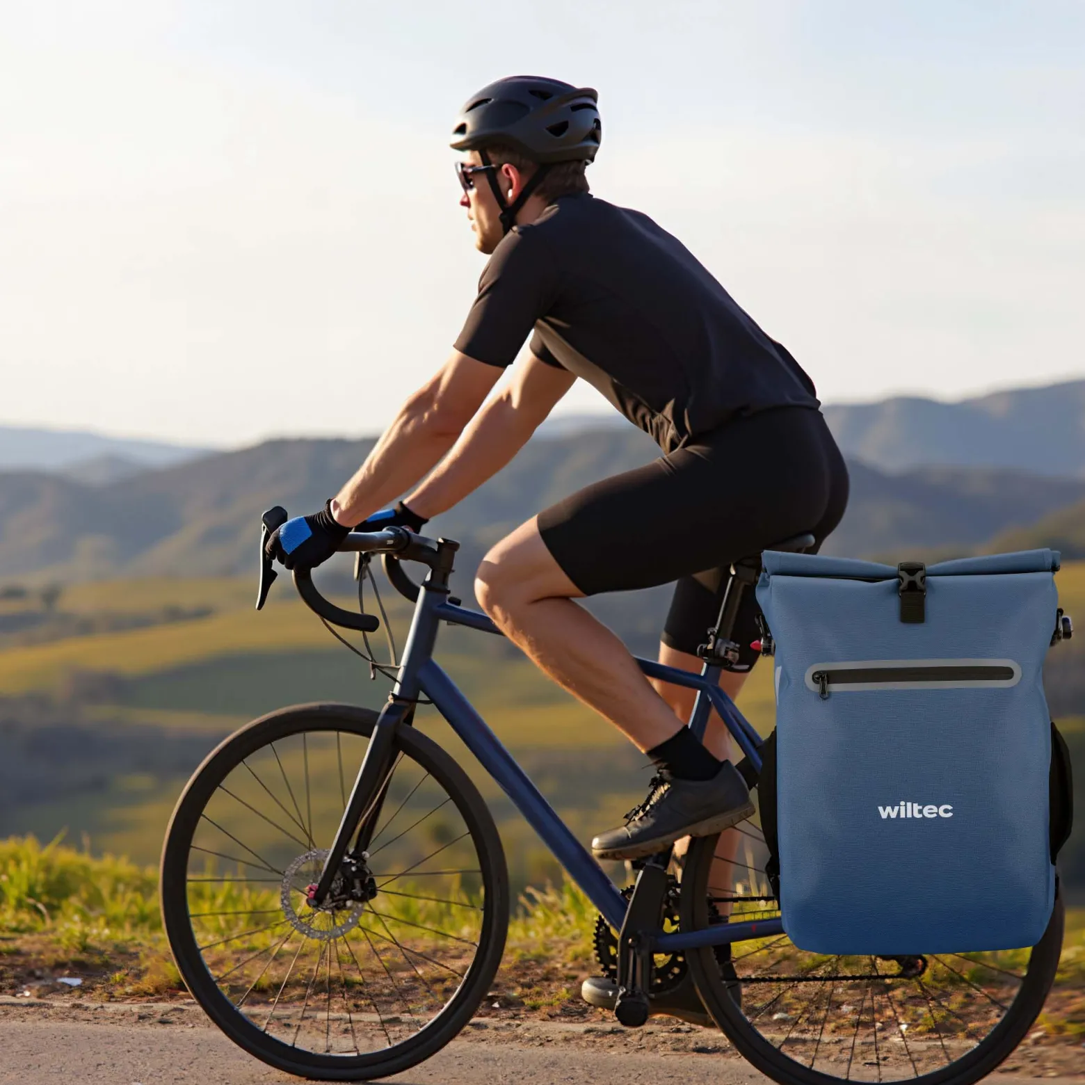 Wiltec Gepäckträgertasche blau, Fahrradtasche Rucksack 20 l Stauraum, Gepäcktasche mit Laptopfach, wasserresistente Fahrrad Tasche