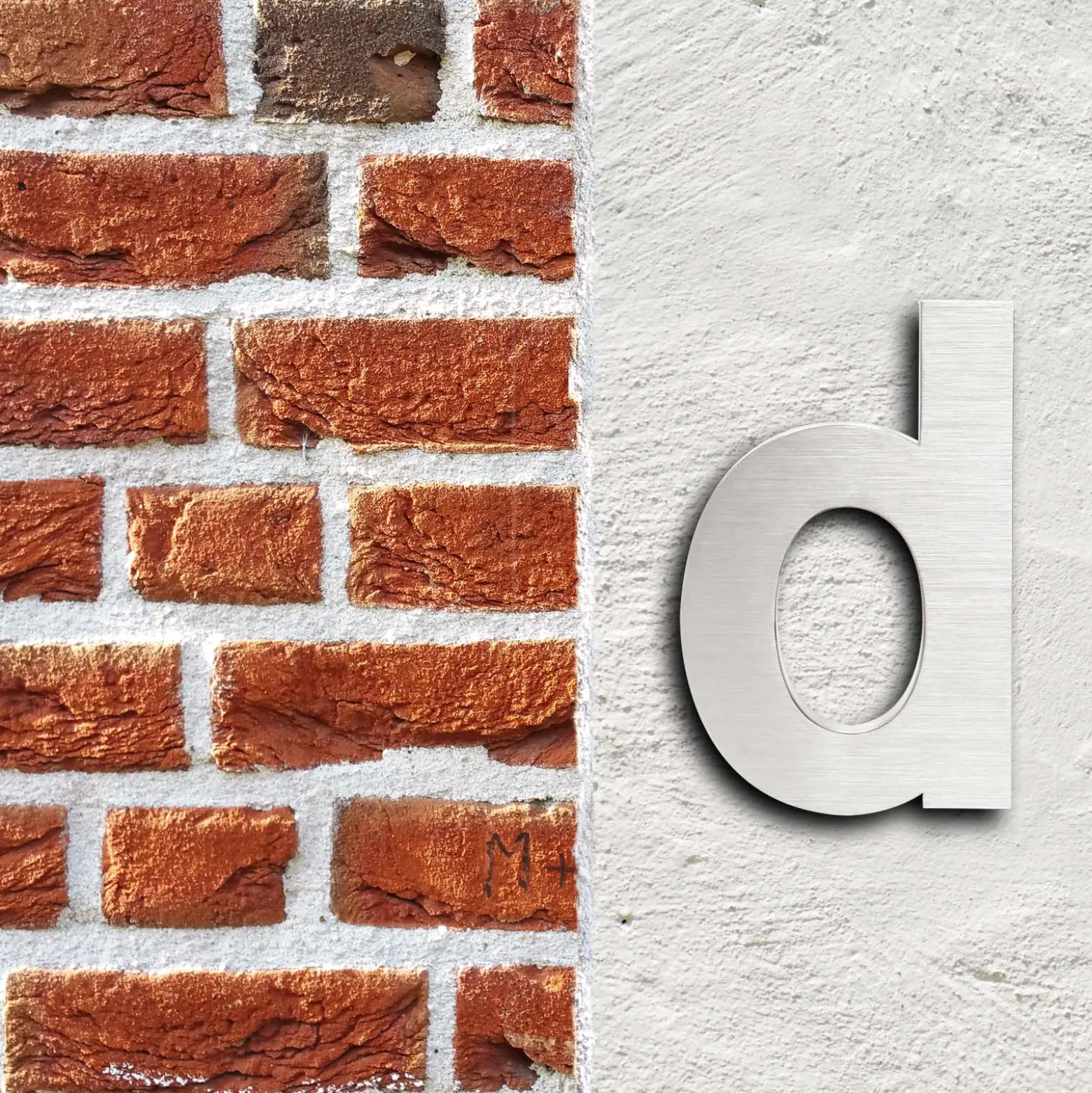 Wiltec Hausnummer d silberfarbene Edelstahl Hausnummer in modernem 3D-Design, Höhe 20 cm, Schrift Arial, rostfrei und witterungsbeständig, mit Montagematerial