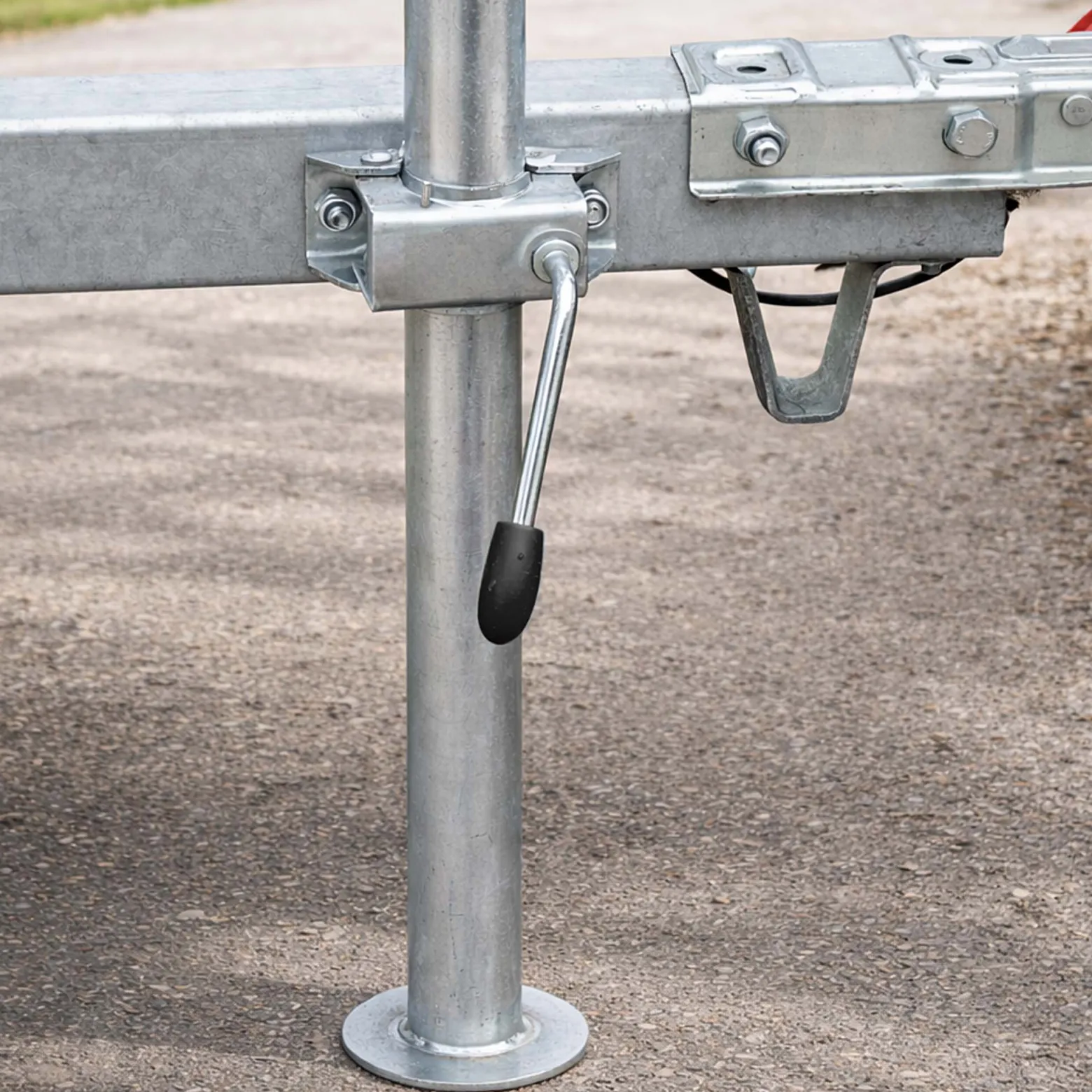 Wiltec Klemmhalter für Anhänger Stützrad bis ø48 mm, Klemmschelle mit Klappknebel Bügelklemme Klemmbügel