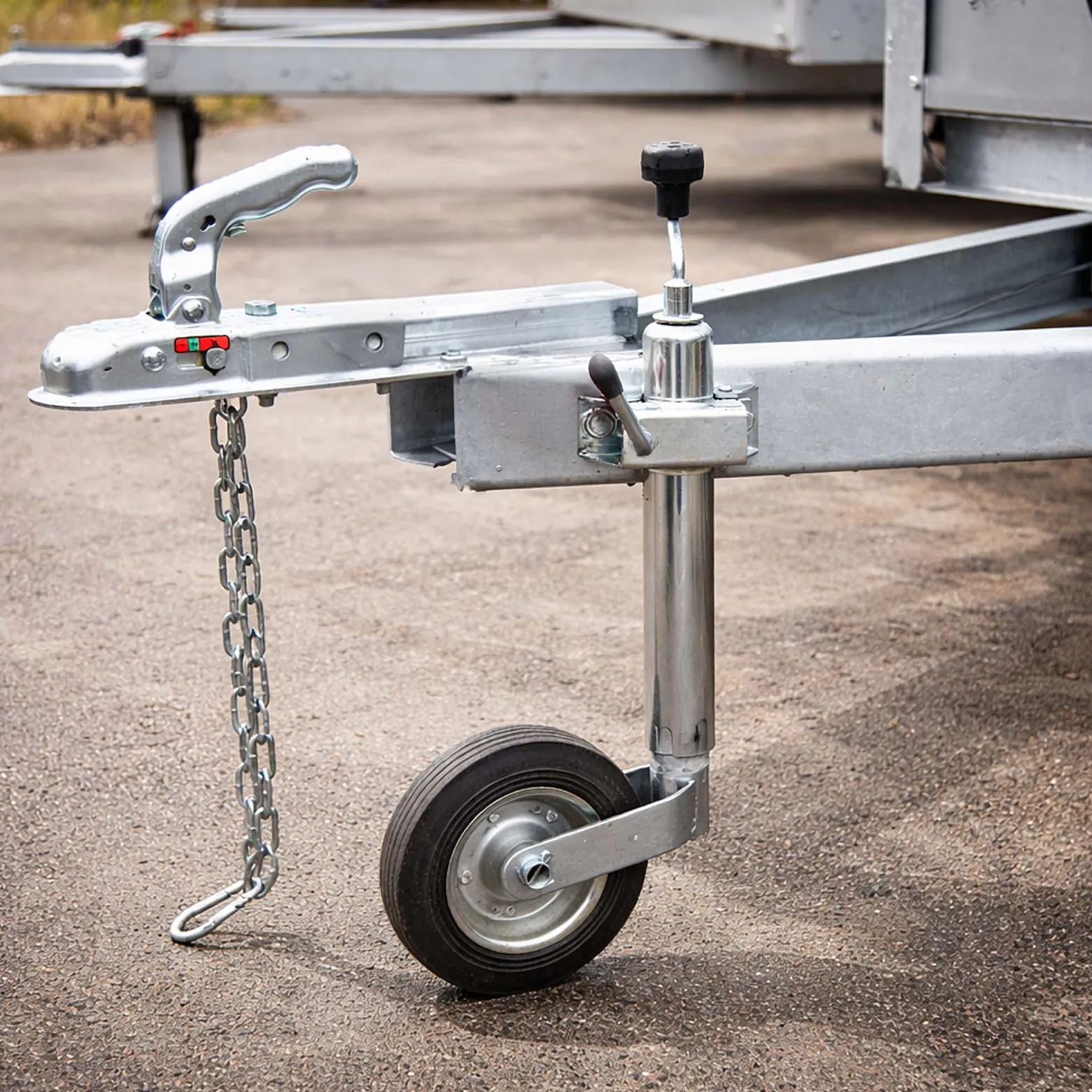Wiltec Klemmhalter für Anhänger Stützrad bis ø35 mm, Klemmschelle mit Klappknebel, Bügelklemme, Klemmbügel