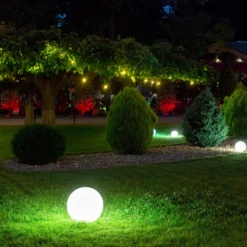 Wiltec Kugelleuchte Ø 20 cm mit Erdspieß, Gartenleuchte 40 W mit Kugellampe, Gartenbeleuchtung mit E-27 Fassung, IP44 Außenbeleuchtung Garten