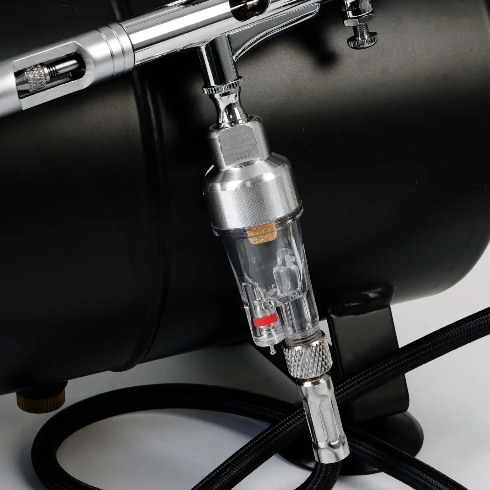 Wiltec Mini Luftfilter mit Wasserabscheider für Airbrush Kompressor, mit 2x 9,51mm (1/8") Gewinde, Zubehör, für Modellbau, Tattoos, Nailart