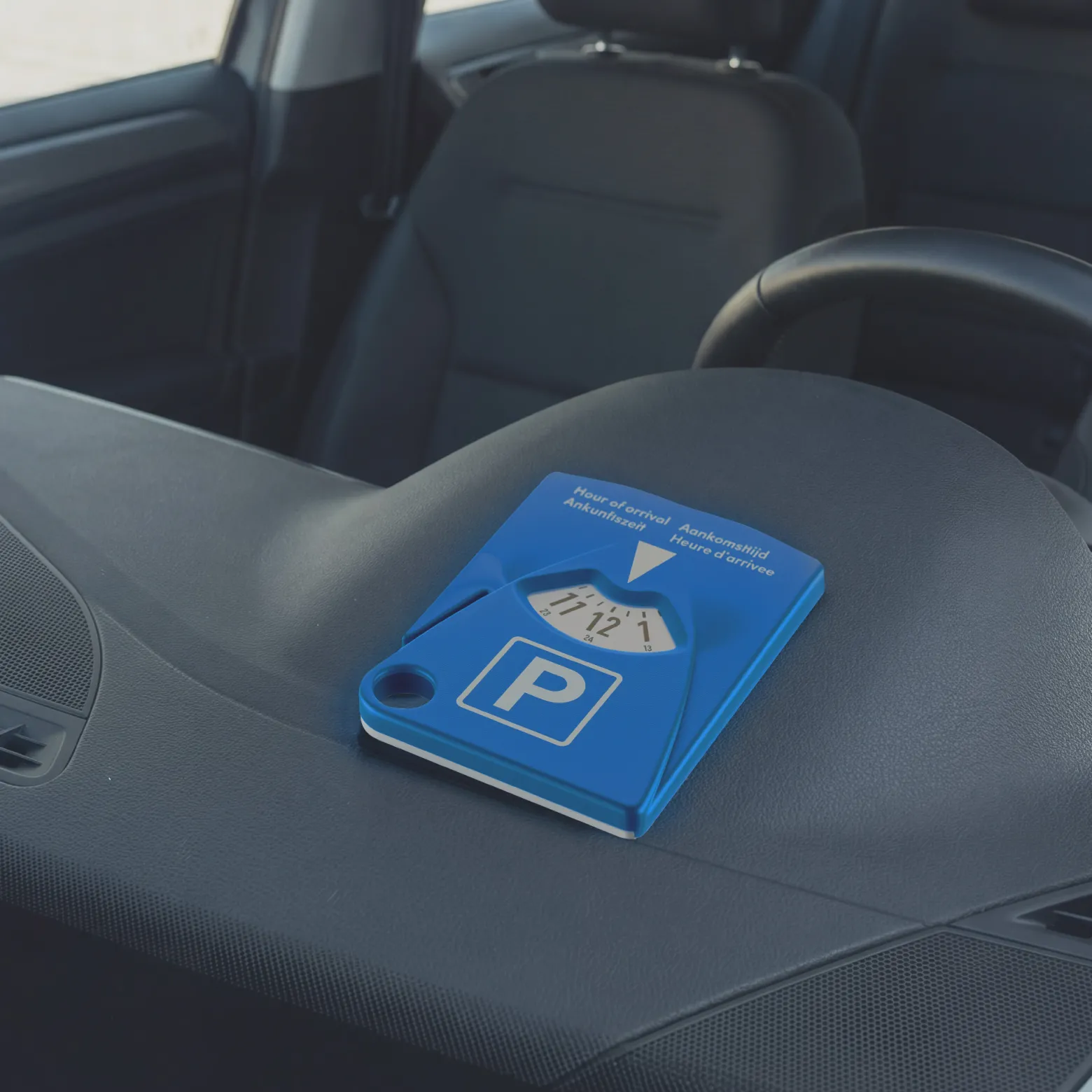 Wiltec Parkscheibe 4-in-1 aus Kunststoff, Parkuhr nach StVO mit Parktickethalter, 3 Einkaufschips und Gurtschneider