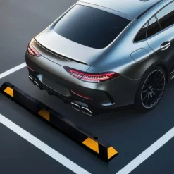 Wiltec Radstopper 165 x 15 x 10 cm, Einparkhilfe aus Gummi, Parkplatzbegrenzung mit gelben Reflexionsstreifen & Schraubrillen, Parkplatzsperre für Garage