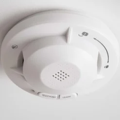 Wiltec Rauchmelder vernetzt 2x mit 10-Jahres-Batterie und Funktechnologie Fotoelektrischer Feuermelder mit 85 dB Alarm für effektiven Brandschutz in Wohnung und Haus