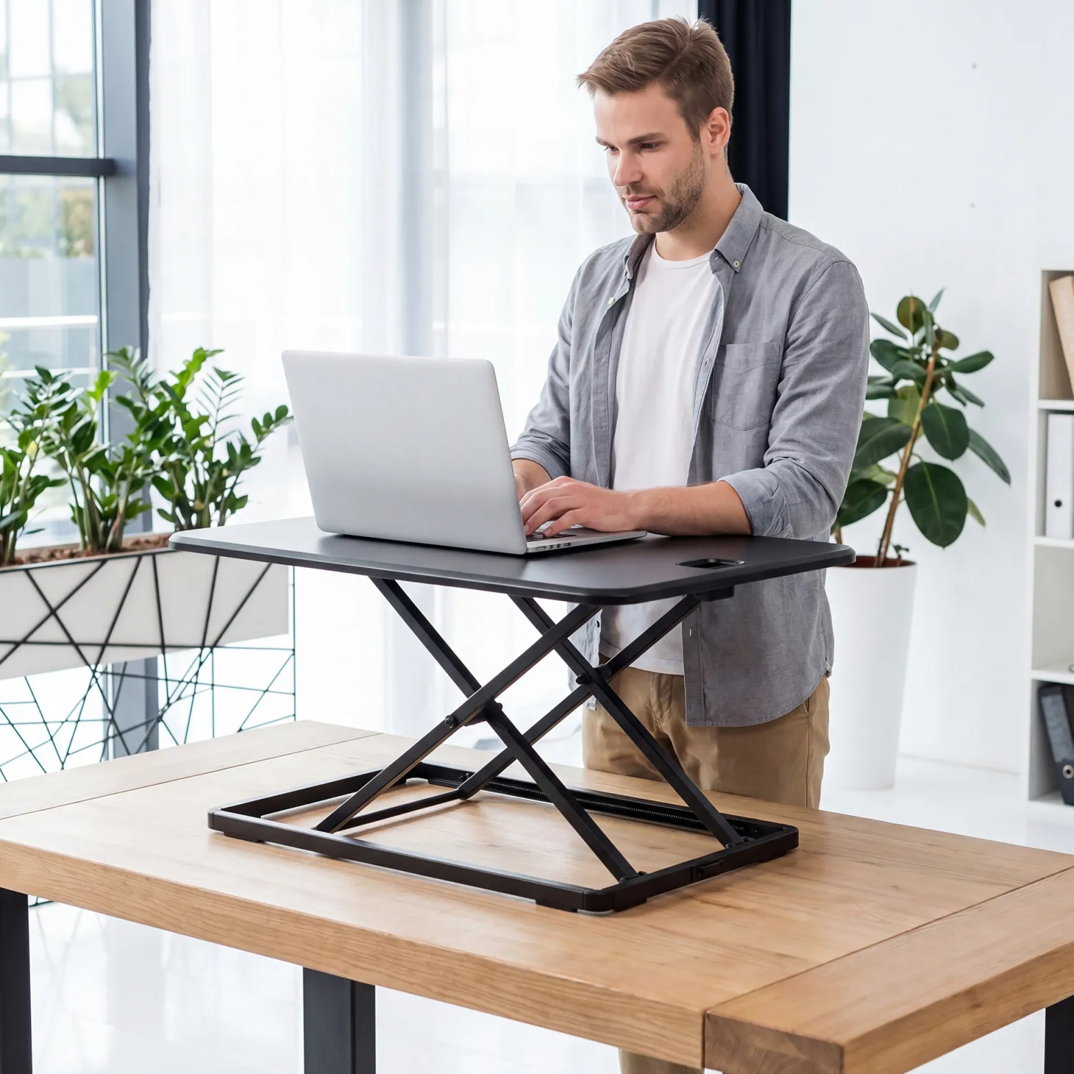 Wiltec Schreibtischaufsatz 67x47cm höhenverstellbarer Steh-Sitz Schreibtisch für Laptop und Monitor