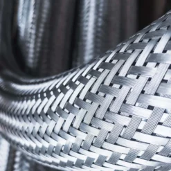 Wiltec Stahlflex Wasserschlauch 0,6 m DN25 32,89 mm für Hauswasserwerke, Flexschlauch, Panzerschlauch für Pumpe, Hauswasserwerke und Druckkessel