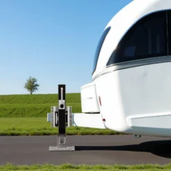 Wiltec Stützfuß 900 kg Kurbel seitlich mit Schwenkhalterung, höhenverstellbare Anhängerstütze mit Fußpedal, Abstellstütze für Wohnwagen und Anhänger, Wohnwagenstütze mit Sicherungsstift