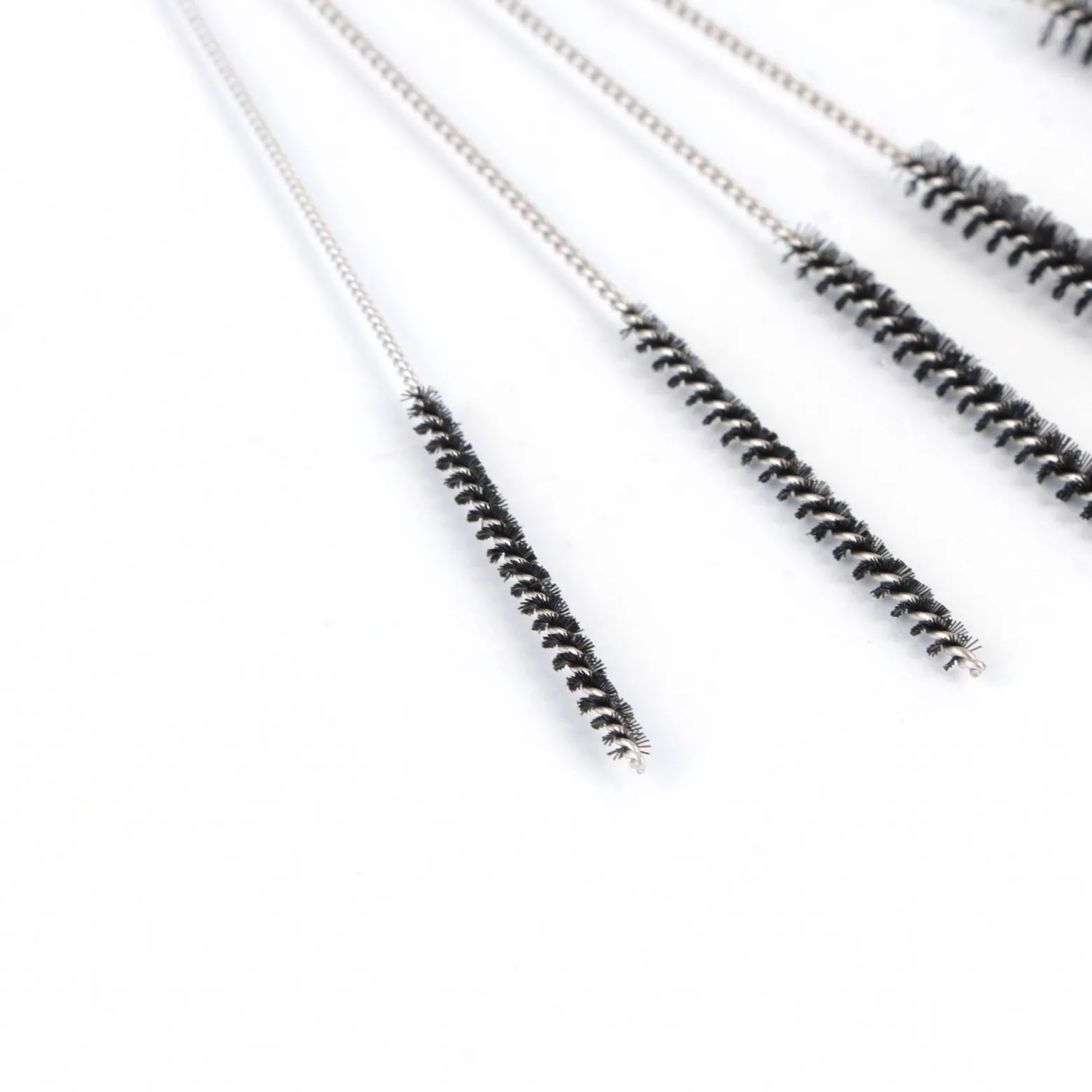 Wiltec 5 teiliges Reinigungsbürsten Set für Airbrushpistolen, 1,5 / 1,09 / 0,88 / 0,73 / 0,63 / 0,55 mm, Airbrush Zubehör zur Reinigung