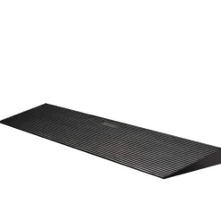 Wiltec Türschwellenrampe bis 50 t, Rollstuhlrampe aus rutschfestem Gummi 900 x 250 x 45 mm, Bordsteinrampe kürzbar für Rollstuhl & Rollator, Rampe für Türen und Badezimmer