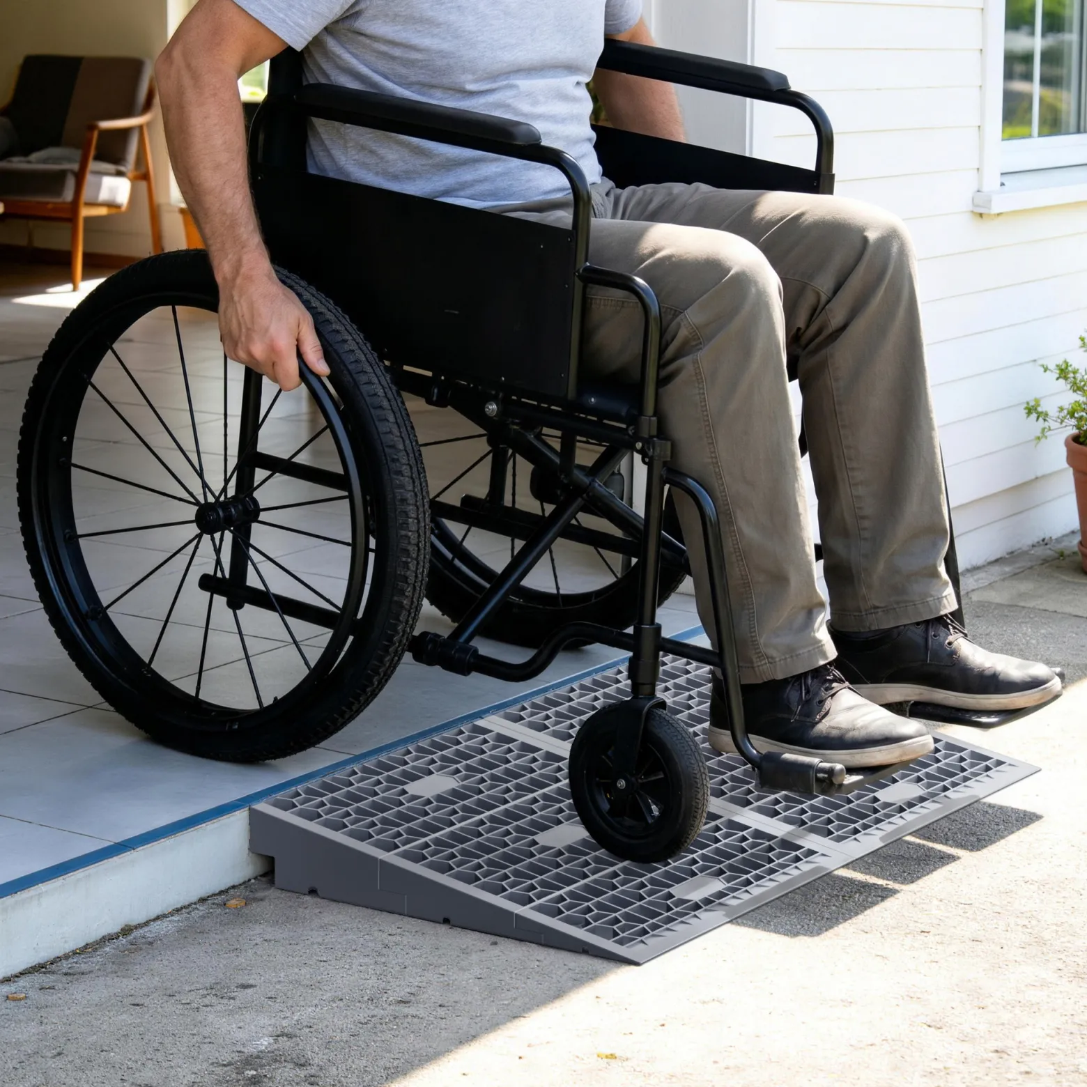 Wiltec Türschwellenrampe, verschiedene Höhen 0-25/25-50/50-76 mm, 810 mm Breite für Rollstuhl & Rollator, grau, Rollstuhlrampe aus Kunststoff, rutschfeste Oberfläche