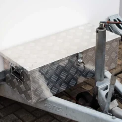 Wiltec Werkzeugbox Alu 76x32x24,5 cm Silberfarbene Transportbox, Werkzeugkiste inkl. Schlüssel, Alubox mit Handgriffen, großzügige Deichselbox