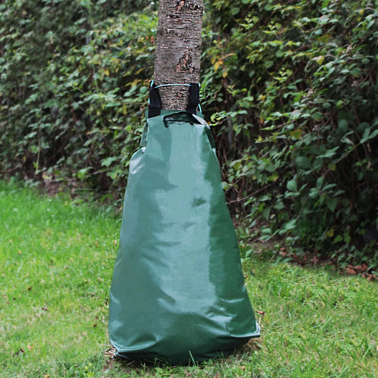 Wiltec 5x Baumbeutel 75L, Wassersack für 35-40 mm dicke Bäume, Bewässerungssack aus PVC für Bäume zur langfristigen Wasserabgabe bei Trockenheit