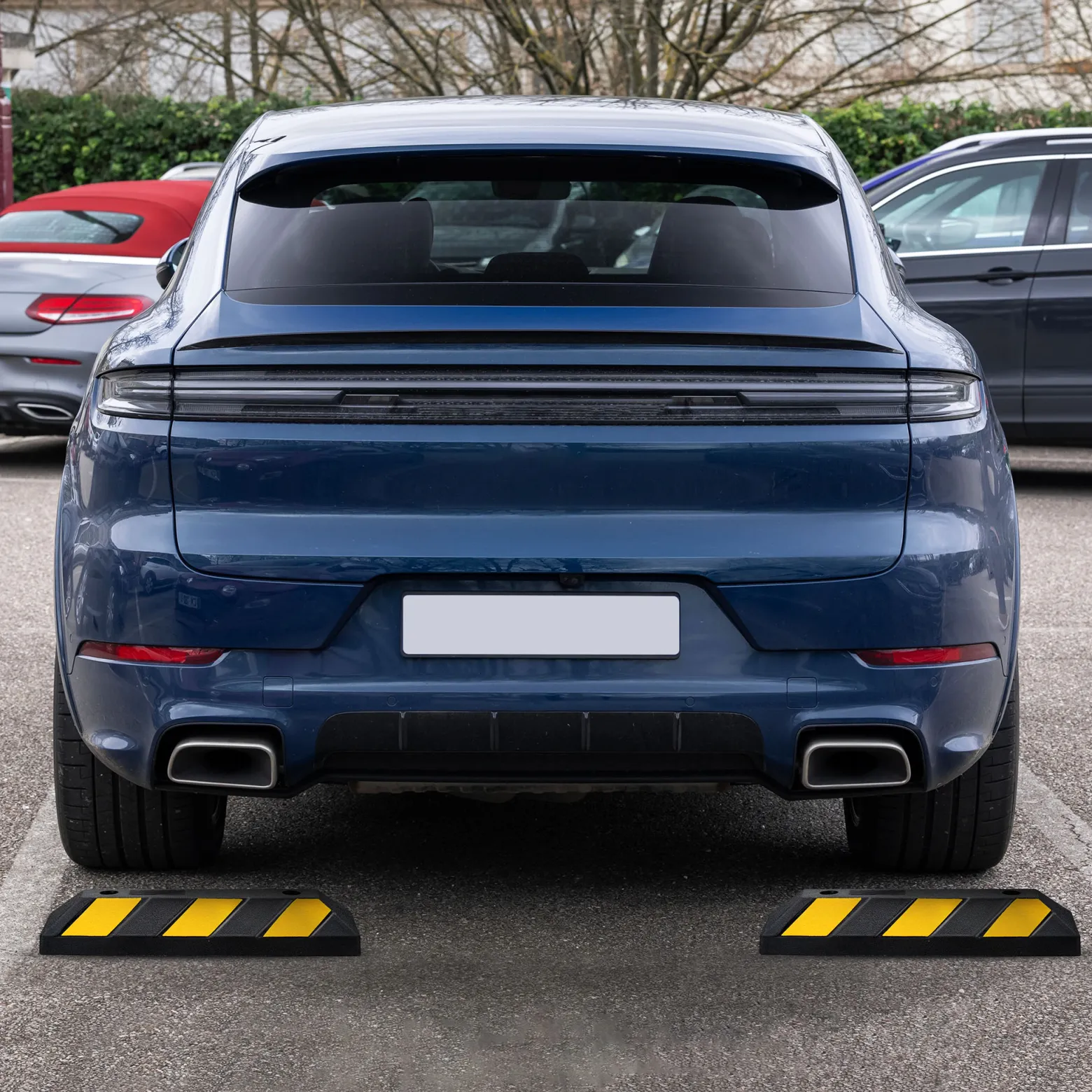 Wiltec 2x Radstopper mit Reflektoren 550 x 150 x 100 mm, Parkplatzbegrenzung aus Ebonite-Hartkautschuk, Einparkhilfe zur Bodenmontage, Überfahrschutz