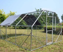 Wiltec XXL Freilaufgehege 4 x 3 x 2 m mit Sonnendach und verzinkten Gitterstäben, Außengehege als Voliere Hühnerstall oder Hasenstall, Kleintiergehege mit Riegel